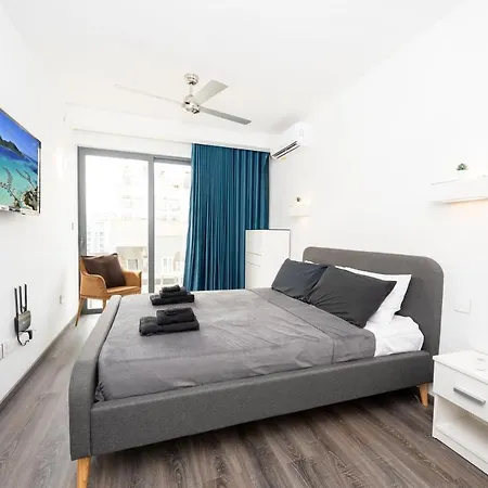 3-bedroom Central St.julian's Διαμέρισμα *