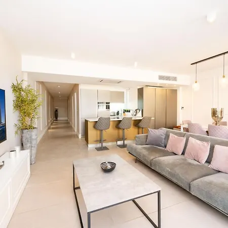 Apartment 3-bedroom Central St.julian's *